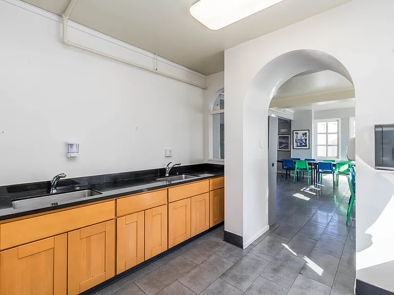 581 Ofarrell St #307 — Photo 5