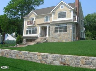 8 Edward Pl, Stamford, CT 06905