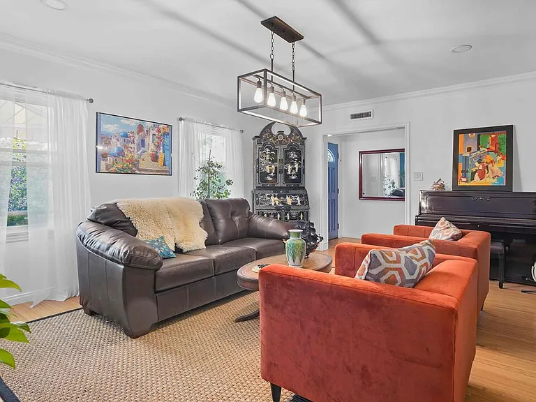 3801 Sutro Ave — Photo 7