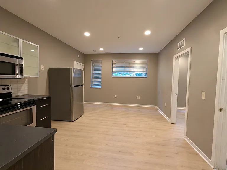 2200 N Sydenham St #1R — Photo 3