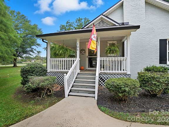 5th image of 101 Cottonwood Dr