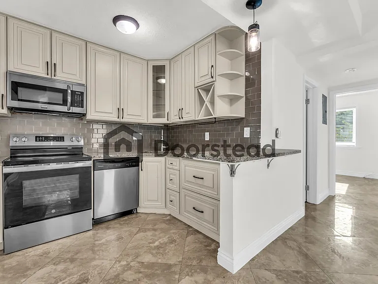 1837 NE 48th Ct — Photo 22
