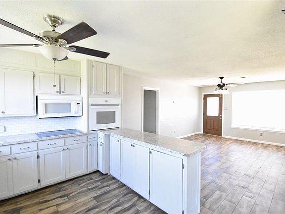 5th image of 512 Circle Dr