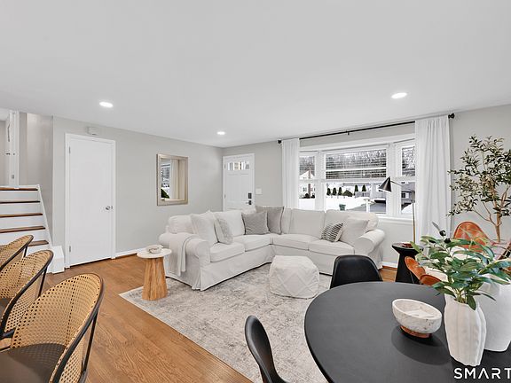 3rd image of 49 Lancaster Road