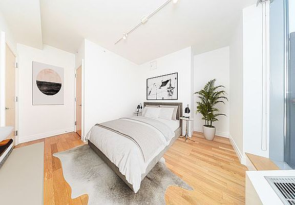 5th image of 554 W 54th St #23U