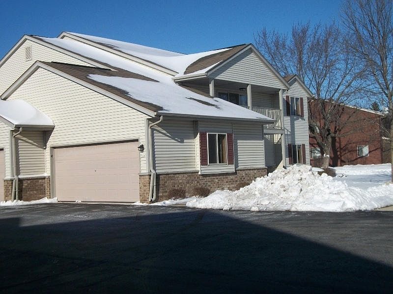 1st image of 936 Roseland Dr APT 3