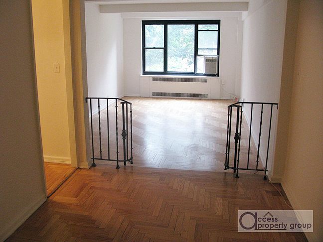 1st image of 65 Park Ter E APT C37