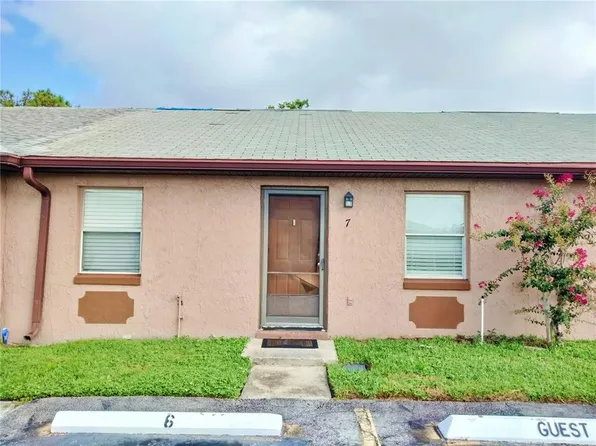 7 Las Brisas Way, Kissimmee, FL 34743