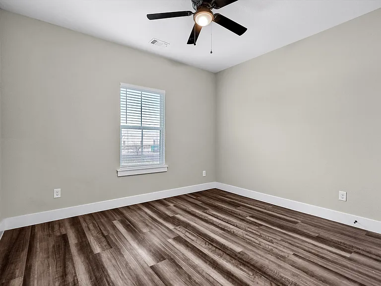 521 Saucer Dr — Photo 24
