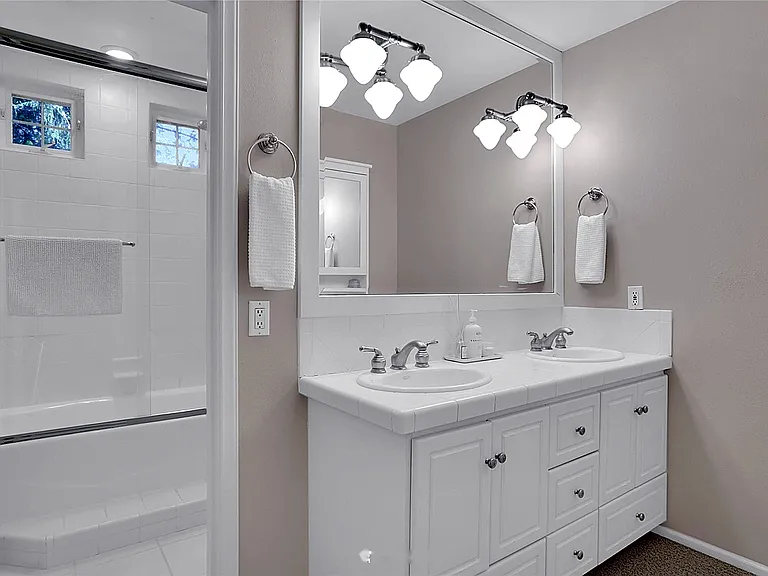 21923 NE 21st Pl — Photo 13