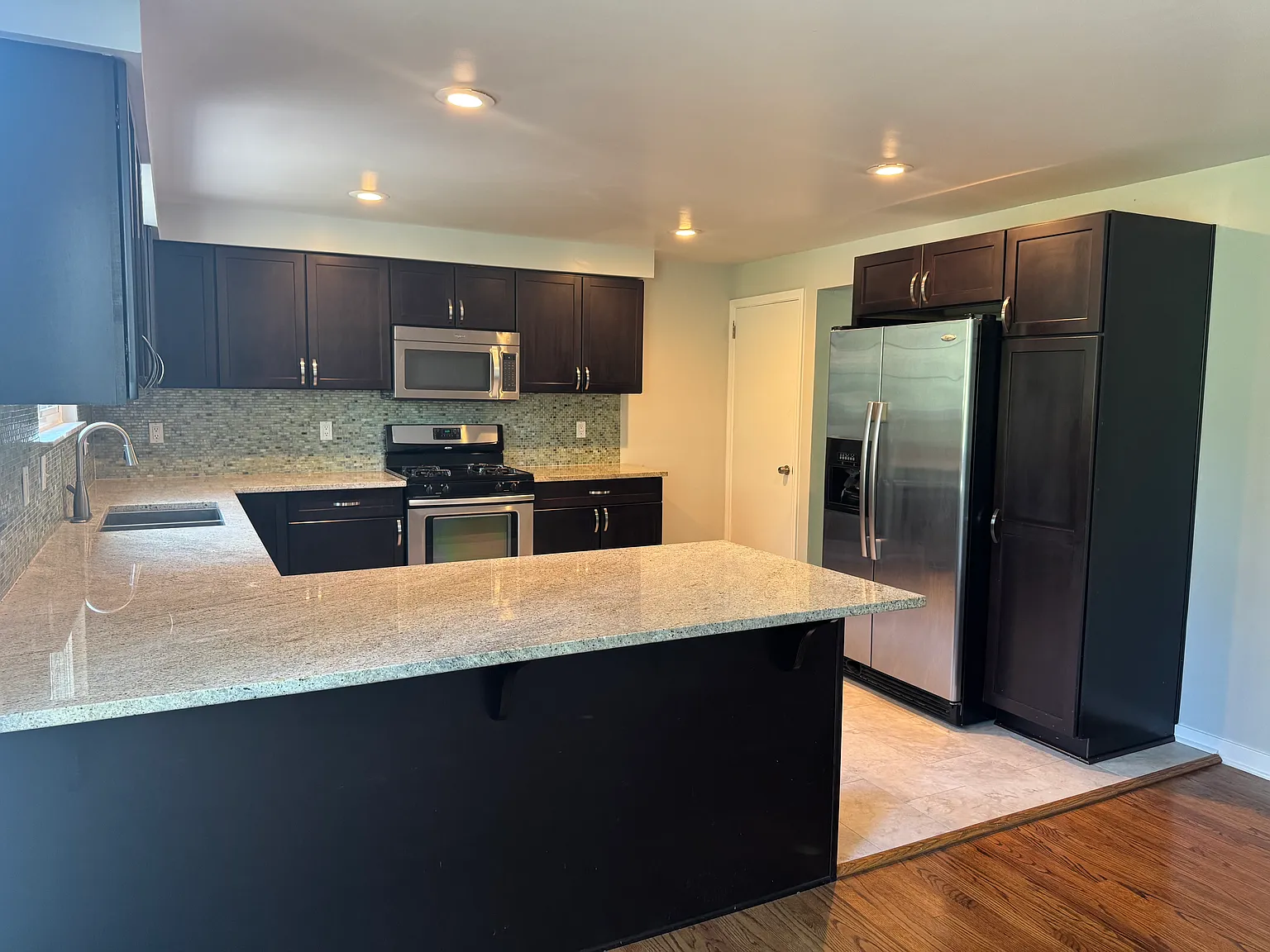 3 bed, 1.5 bath, $2,200 — Photo 4