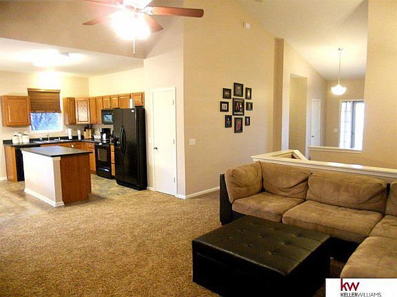 2nd image of 2111 Lakewood Dr