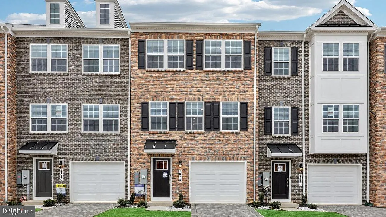 4 bed, 3.5 bath, 1889 sqft, $2,495 — Photo 1