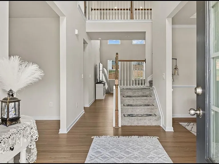 237 Bloomfield Cir — Photo 2