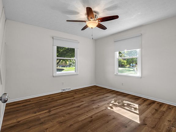 4th image of 3755 Richard Dr