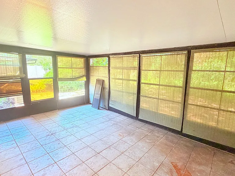 124 Clear Lake Cir — Photo 29