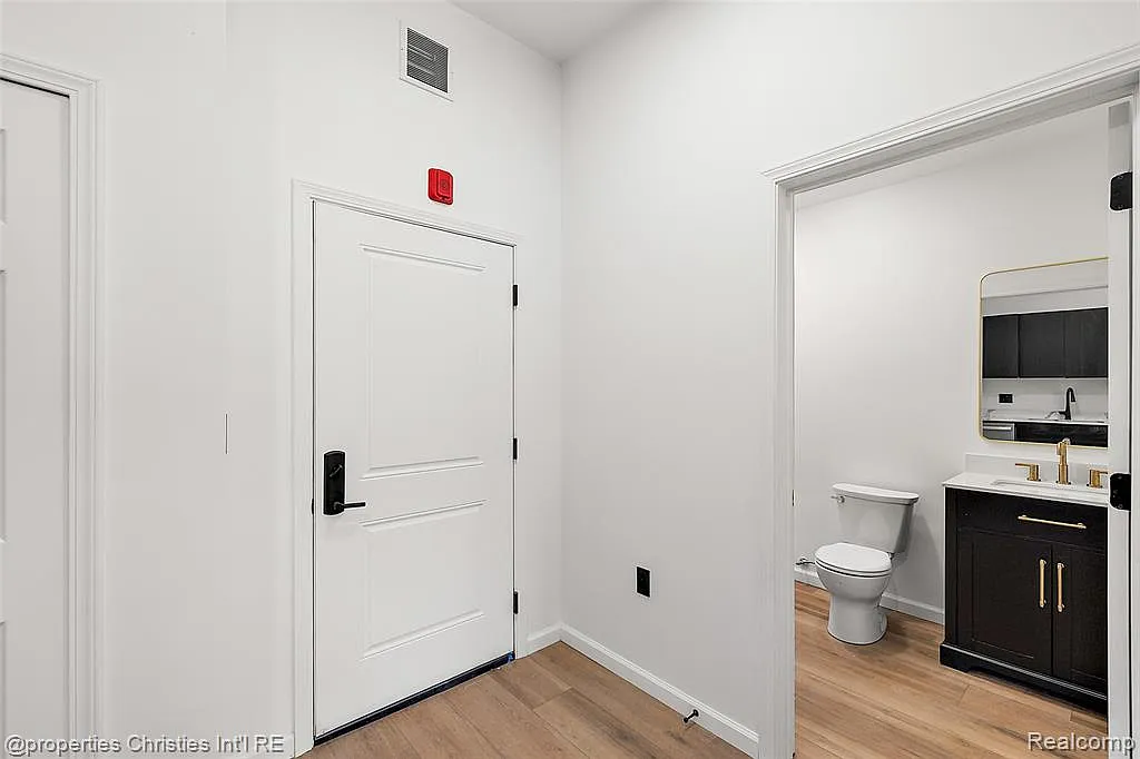 1 bed, 1.0 bath, 502 sqft, $1,250 — Photo 3