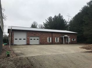 5571 Omega Rd, Iuka, IL 62849