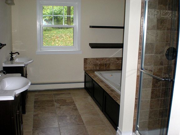 Master bath, jetted tub!