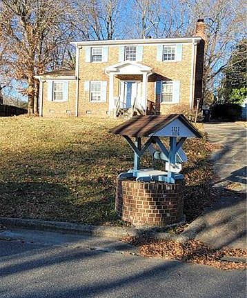 2nd image of 3020 Royalton Dr