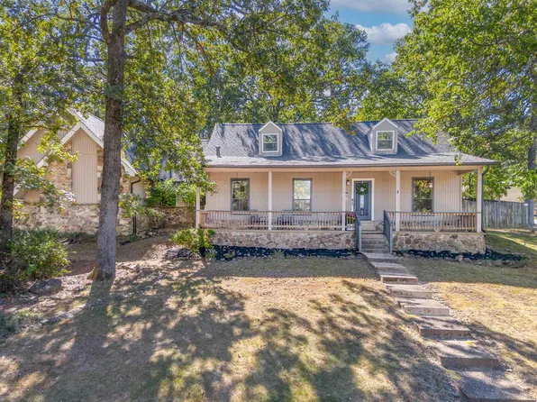 8 Millstone Cv, Maumelle, AR 72113