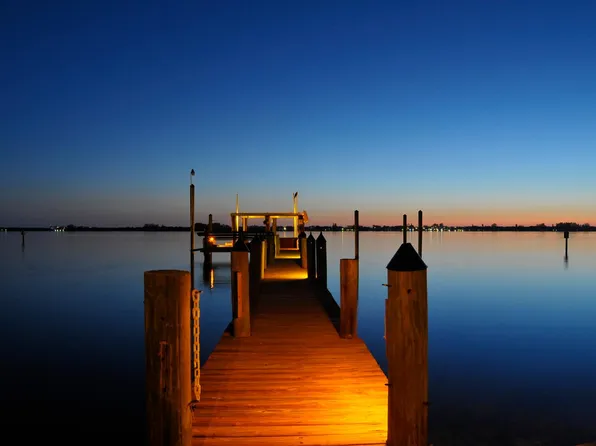 51 W Bay Heights Rd, Englewood, FL 34223