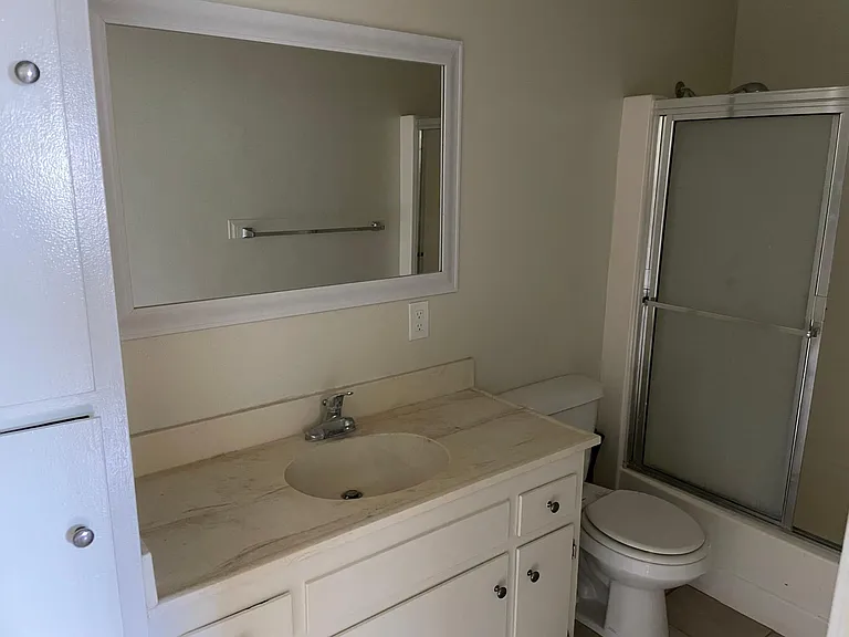 11619 Downey Ave #209 — Photo 7