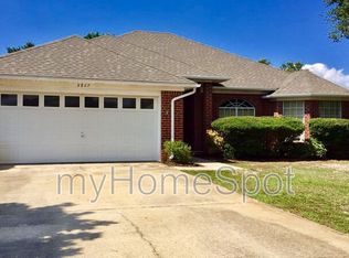 2627 Barefoot Creek Cir, Navarre, FL 32566