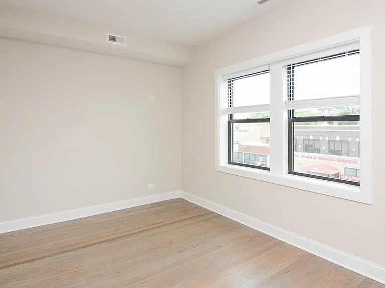 3407 W Fullerton Ave #D4 — Photo 7