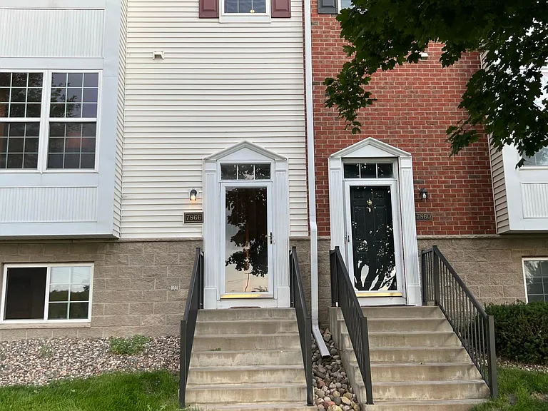 7866 Old Carriage Ct #7866 — Photo 1
