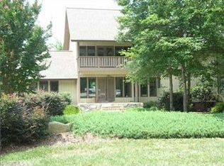 1705 River Knoll Ct, Greensboro, NC 27409