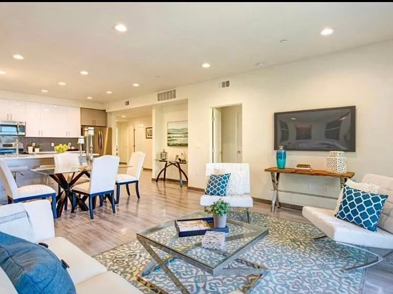 1936 Selby Ave #1010 — Photo 1