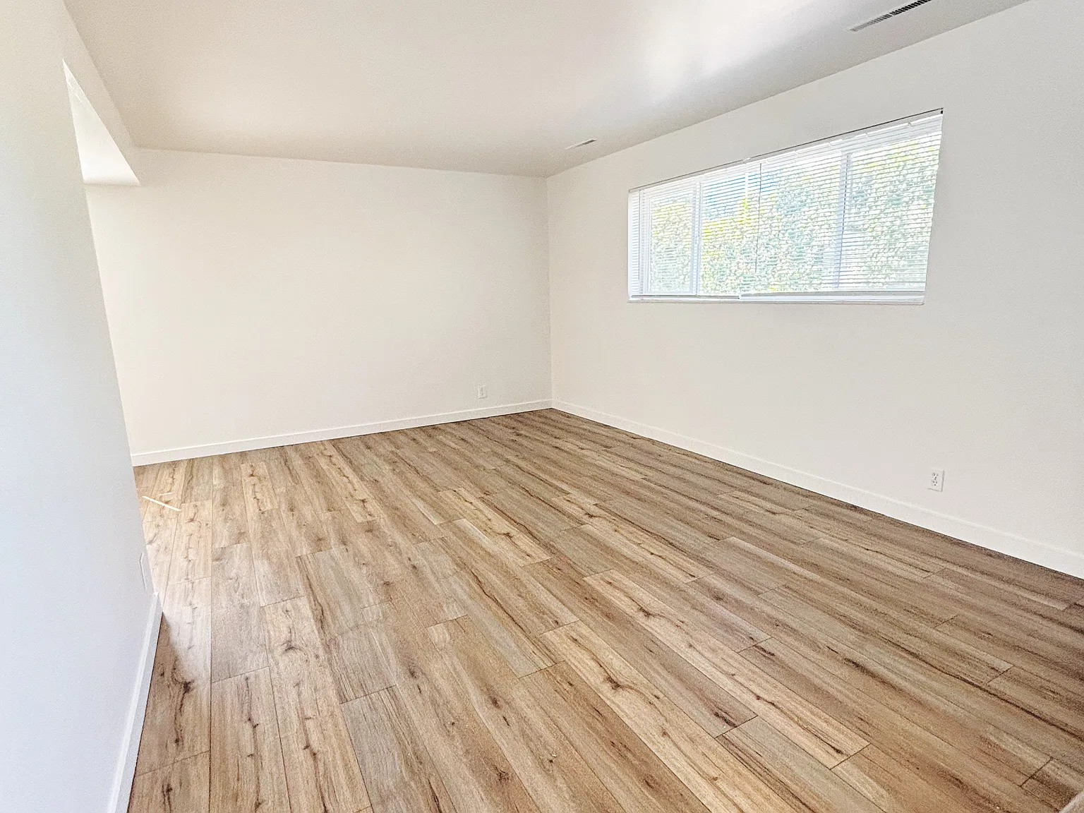 2 bed, 1.5 bath, 1200 sqft, $1,450 — Photo 3