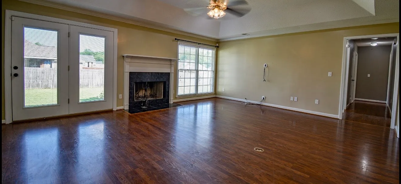 4 bed, 2.5 bath, 2180 sqft, $2,100 — Photo 3