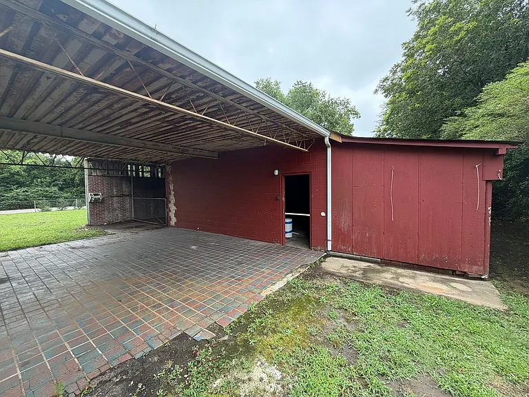 1221 Burlington Rd — Photo 17