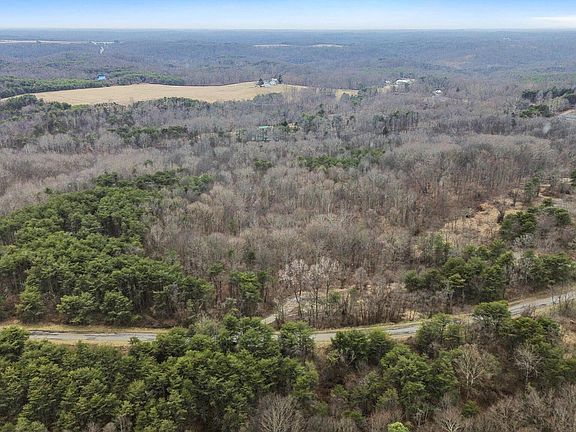 3rd image of 20843 Sterling Rd