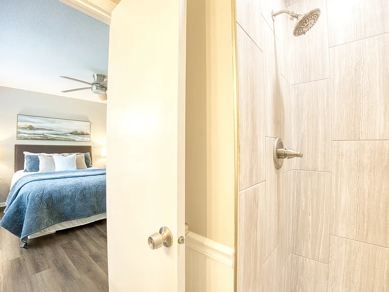 1821 Sheringham W — Photo 26
