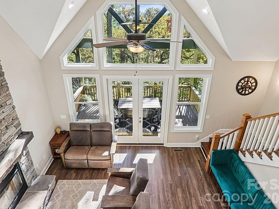 4th image of 1367 Old Mill Rd