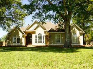 35 Longbow Dr, Picayune, MS 39466