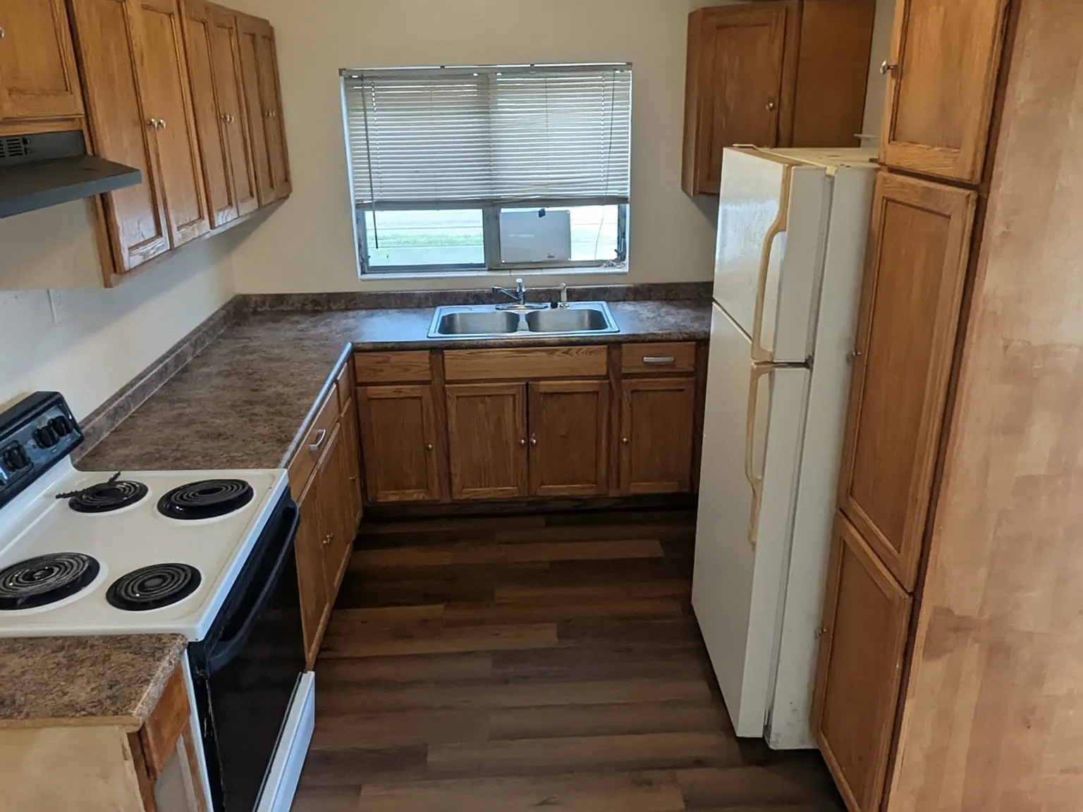 4 bed, 2.0 bath, 1378 sqft, $2,000 — Photo 4