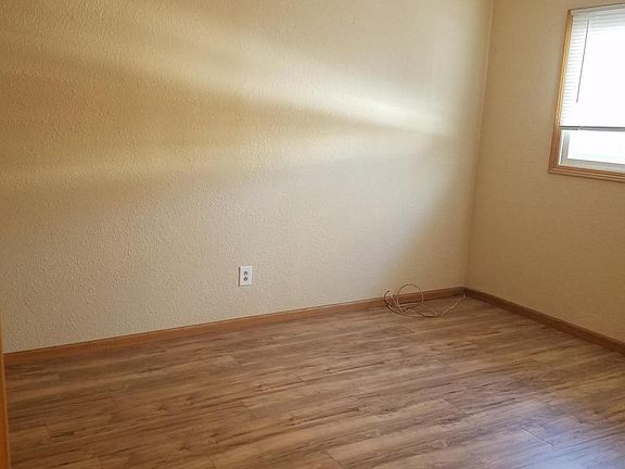 5th image of 2213 Veterans Dr #3203334945