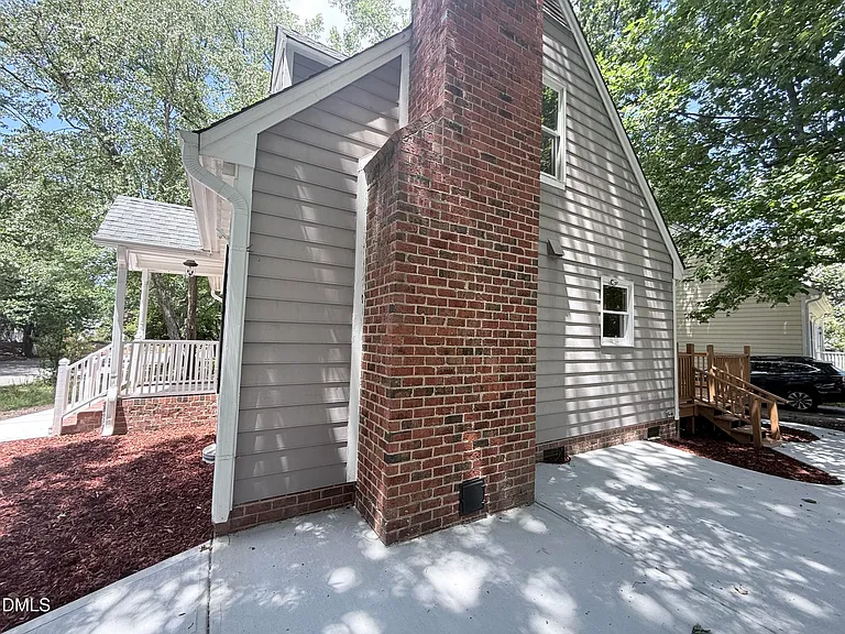 2900 Broadlands Dr — Photo 18