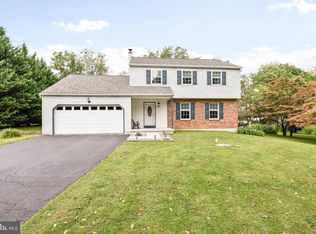 28 Berkley Dr, Downingtown, PA 19335