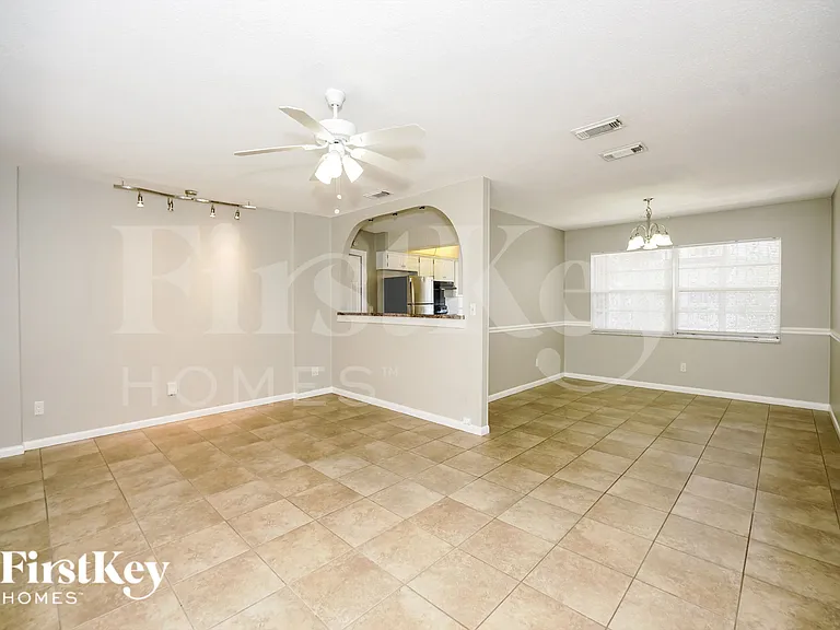 1337 Mardrake Rd — Photo 3