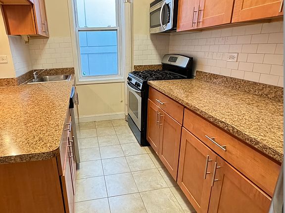 3rd image of 200 W 93rd St APT 3H
