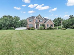 105 Luthien Forrest Rd, Rock Tavern, NY 12575