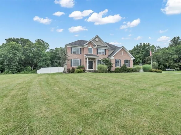 105 Luthien Forrest Road, Rock Tavern, NY 12575