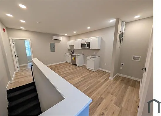 1 bed, $1,300 — Photo 2