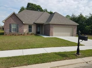 203 Valcour Pl, Youngsville, LA 70592