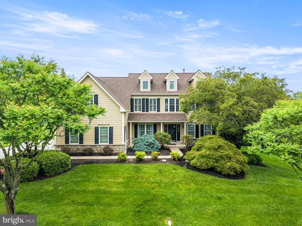 4 Fairwind Ln, Exton, PA 19341